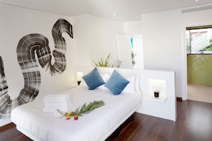 Design Double Room (Riublanc) | Premium bedding, minibar, in-room safe, individually decorated - Rusticae Hotel Mardenit (Orba)