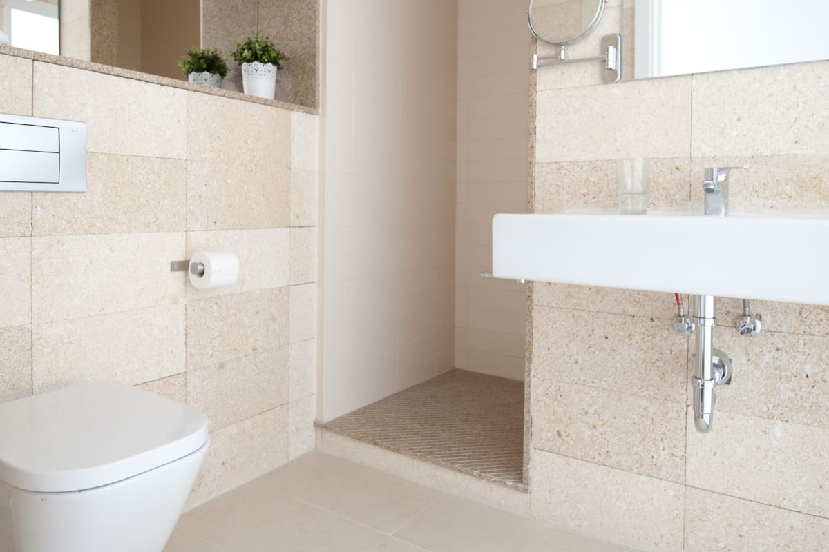 Honeymoon Room | Bathroom