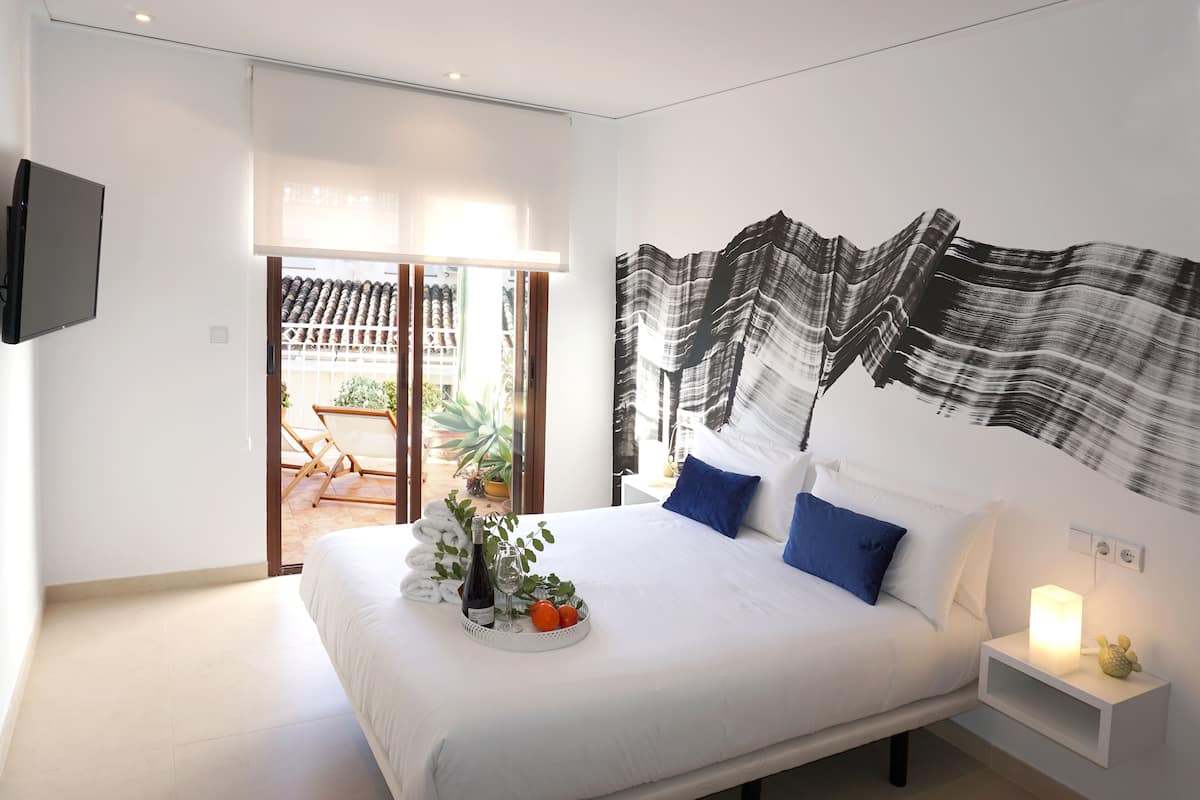Premium bedding, minibar, in-room safe, individually decorated