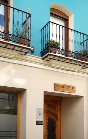 Front of property - Rusticae Hotel Mardenit (Orba)