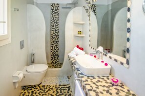 Suite, Sea View | Bathroom - Pollonia Studios (Milos)