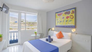 Deluxe-dobbeltværelse - privat badeværelse (Extra bed) | Senge med madrasser af memory foam, minibar, individuelt design
