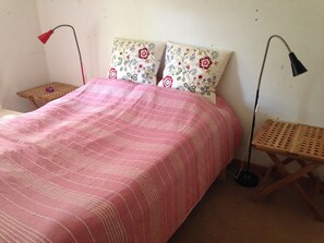 Double Room, 1 Bedroom, Garden View | Desk, iron/ironing board, free WiFi