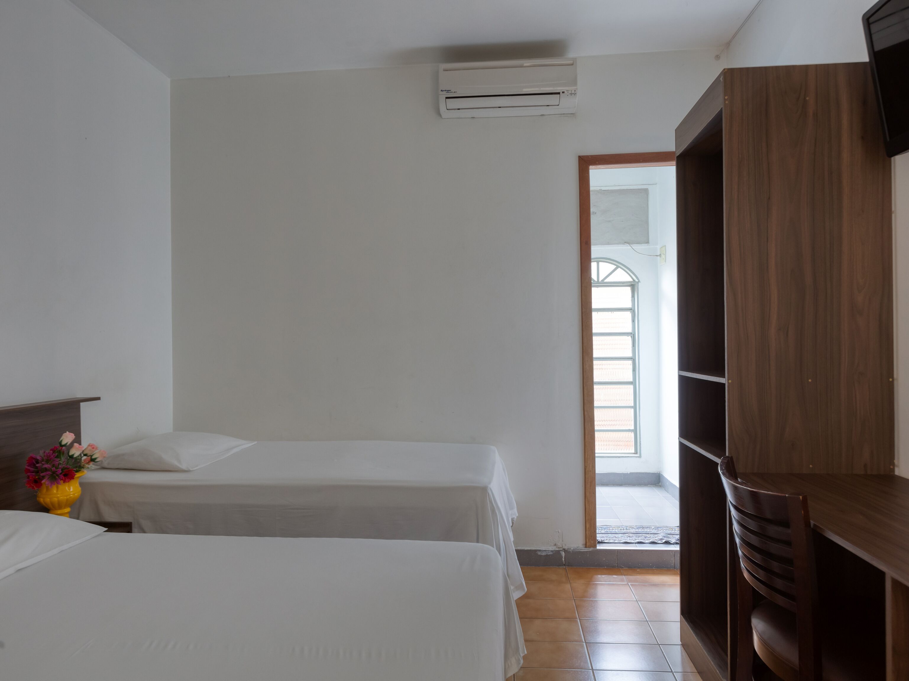 triple room, multiple beds | minibar, free wifi, bed sheets