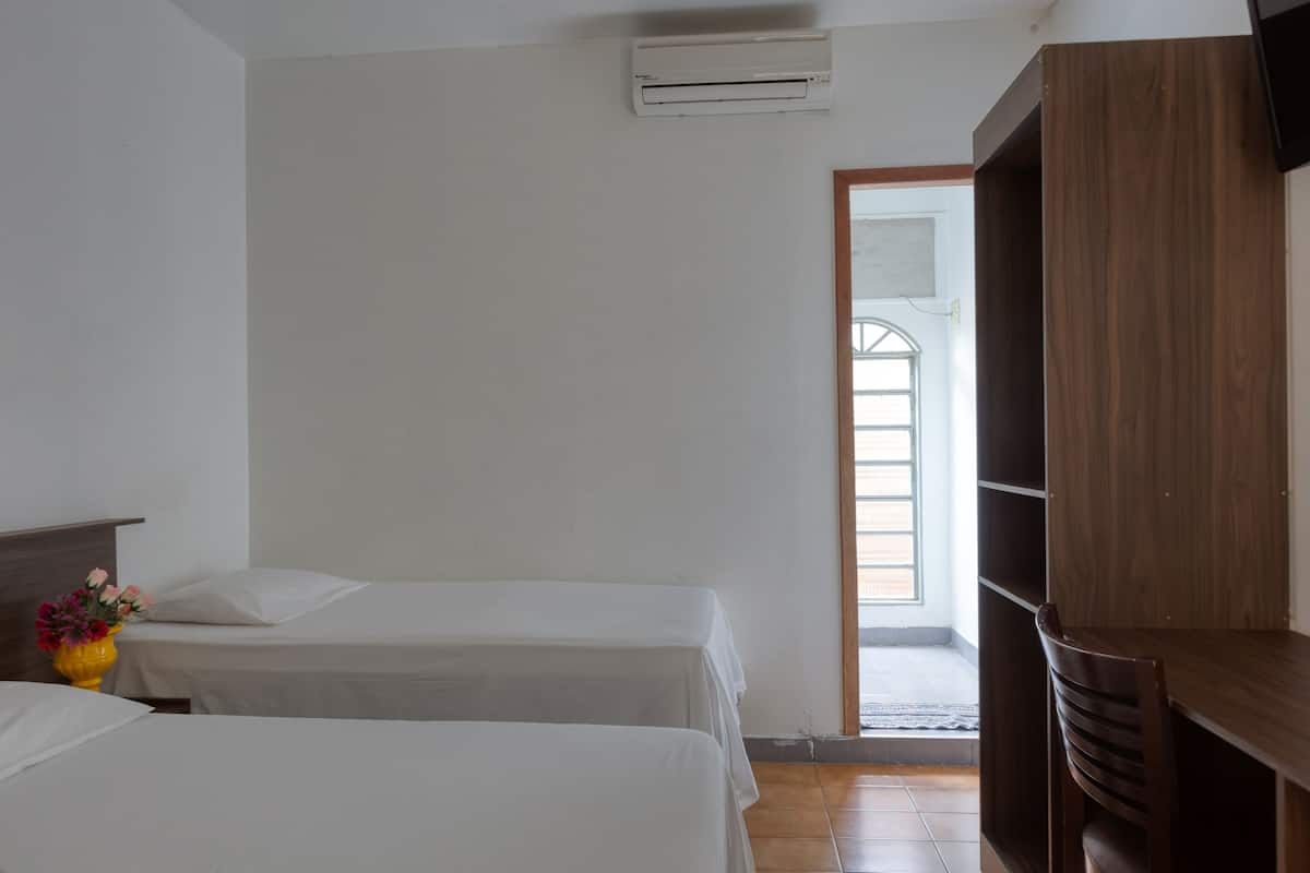 triple room, multiple beds | minibar, free wifi, bed sheets