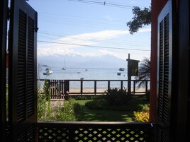 Ubicación a pie de playa, tumbonas, sombrillas y toallas de playa