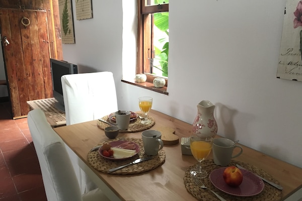 Chalet, 2 Bedrooms, Kitchenette | In-room dining
