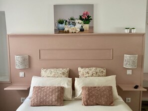 Economy Double Room, 1 Queen Bed, Ensuite