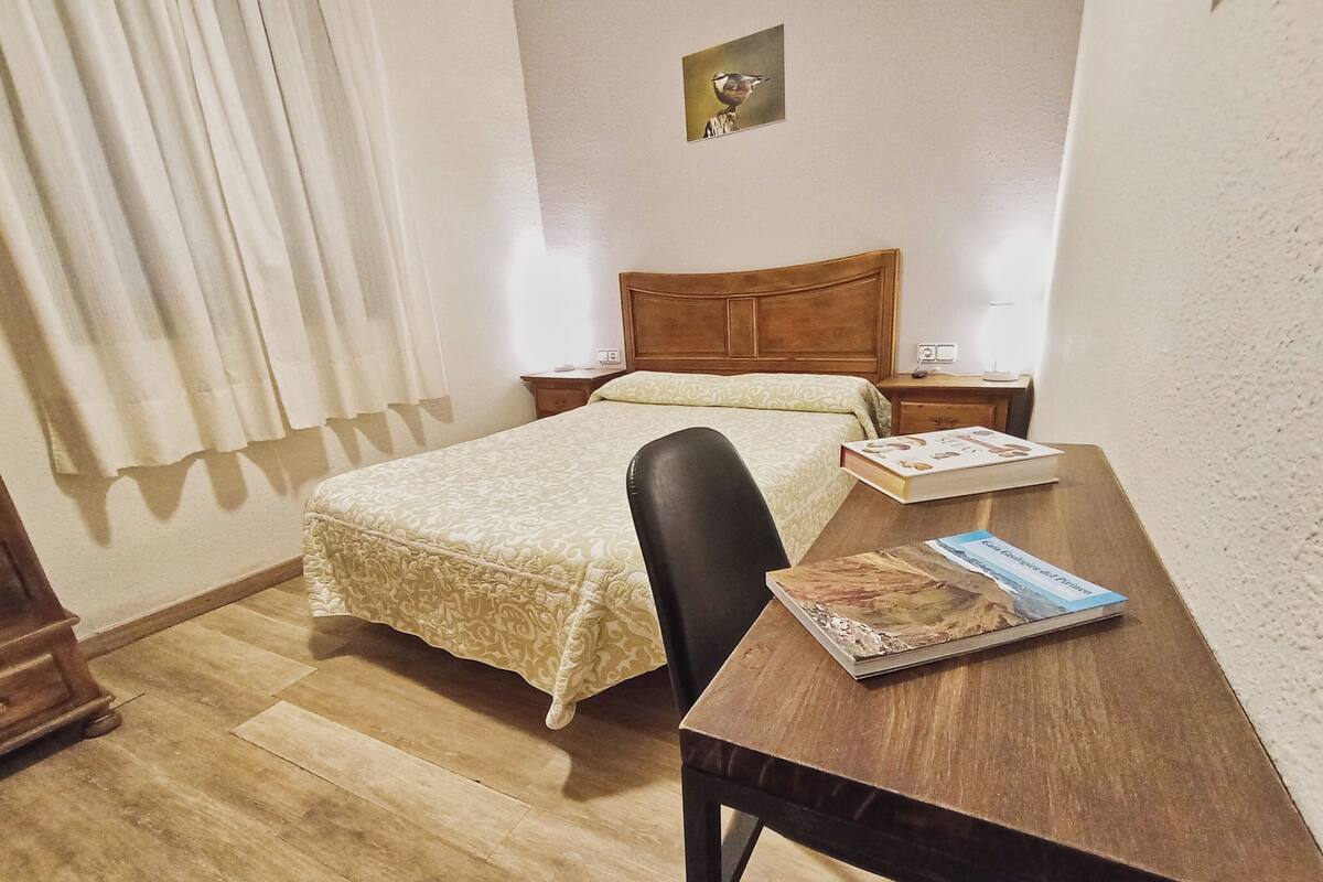 Phòng đôi | Màn/rèm cản sáng, bàn ủi/dụng cụ ủi quần áo