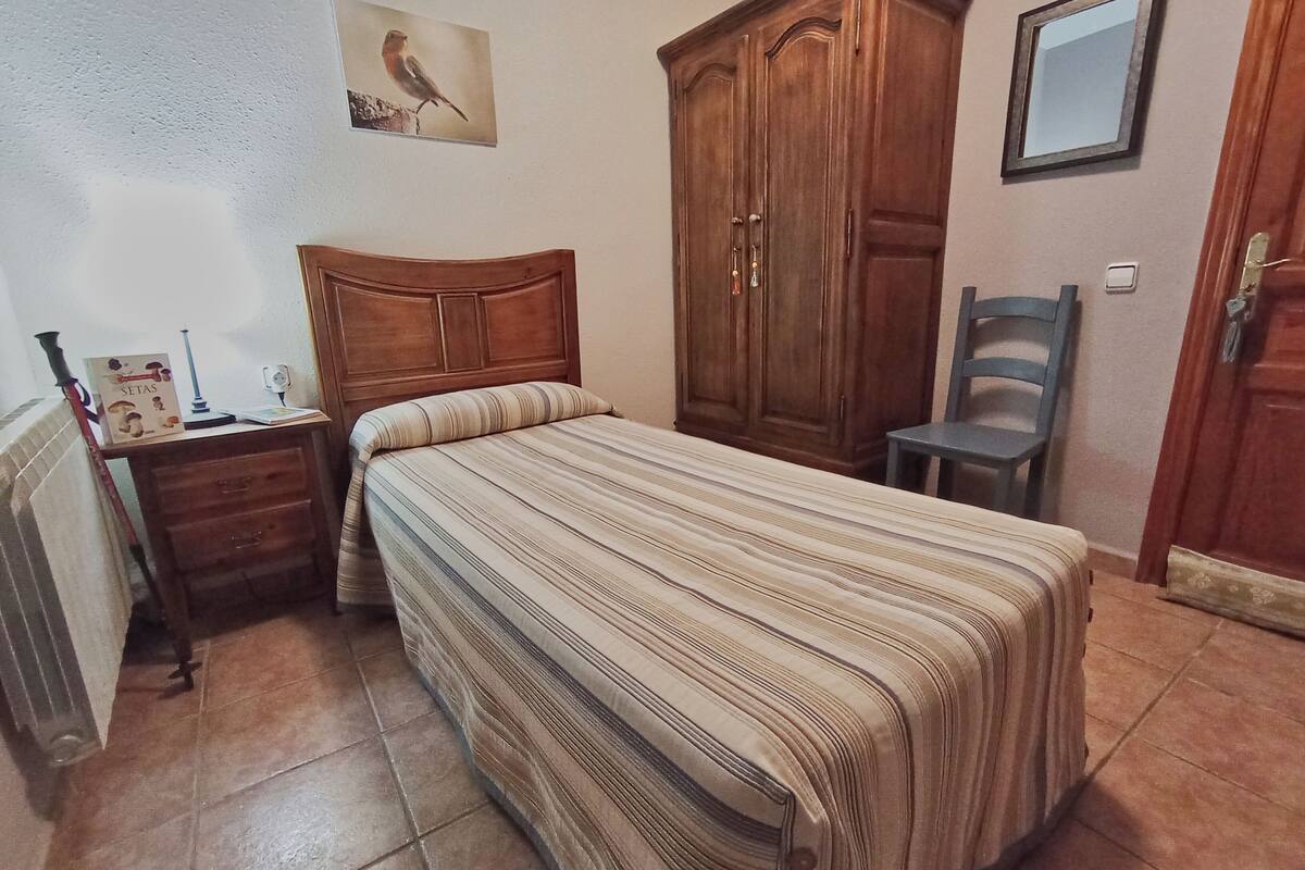 Phòng đơn | Màn/rèm cản sáng, bàn ủi/dụng cụ ủi quần áo