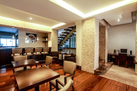 Dining. Vip Hotel