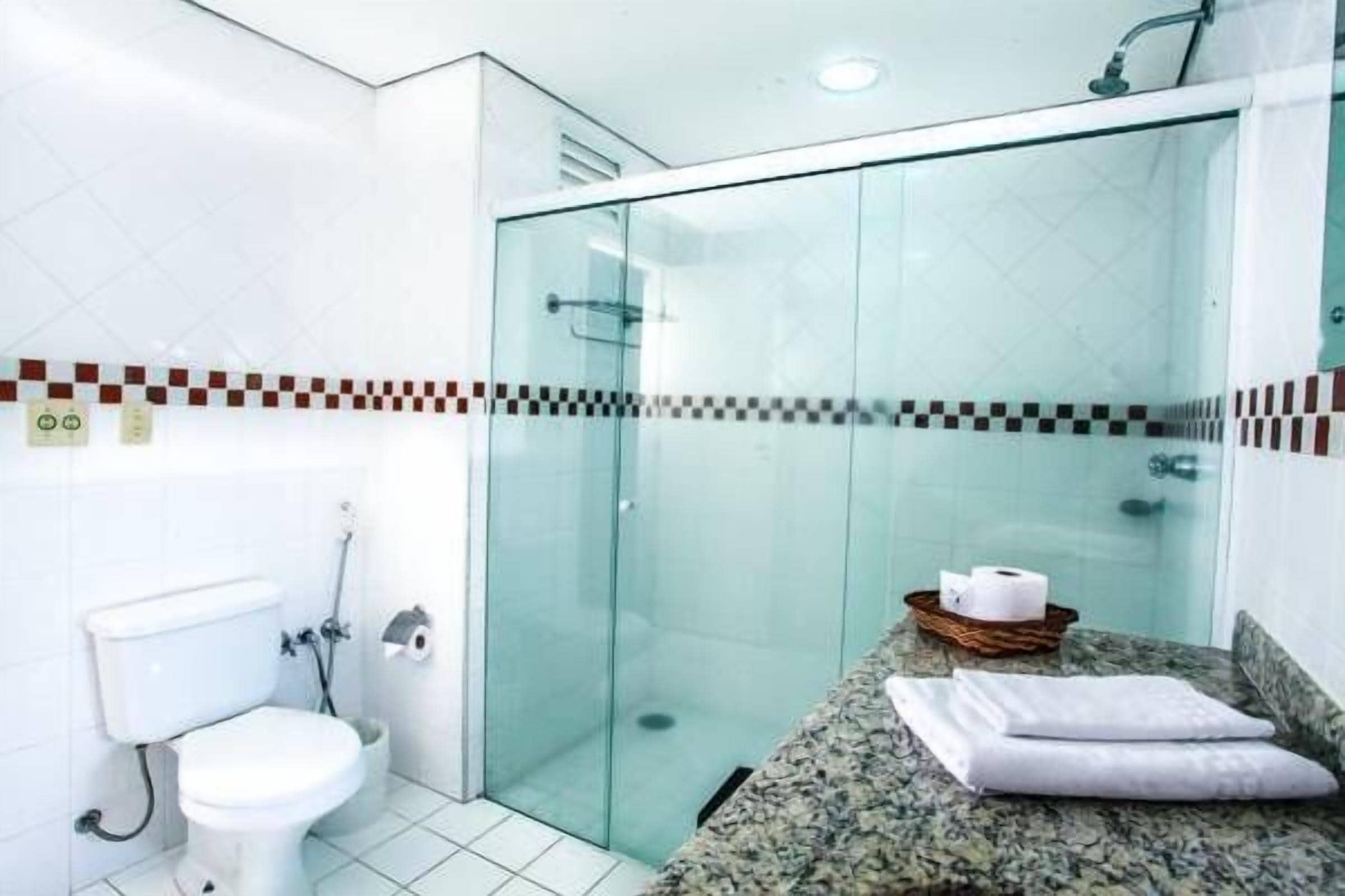 shower, free toiletries, towels