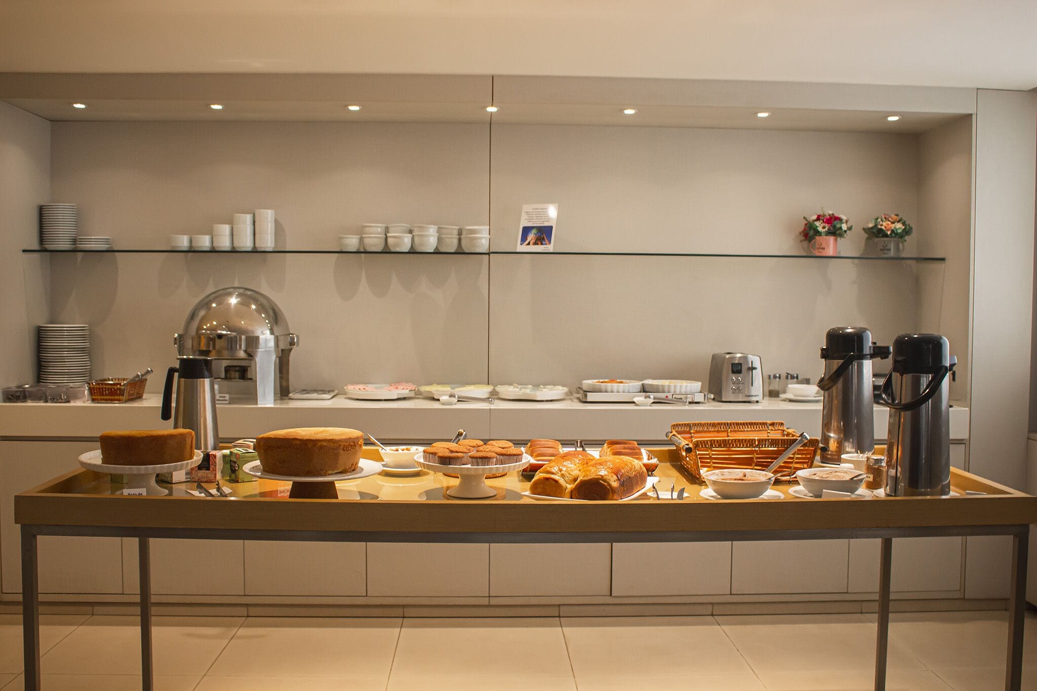 包含每日自助早餐