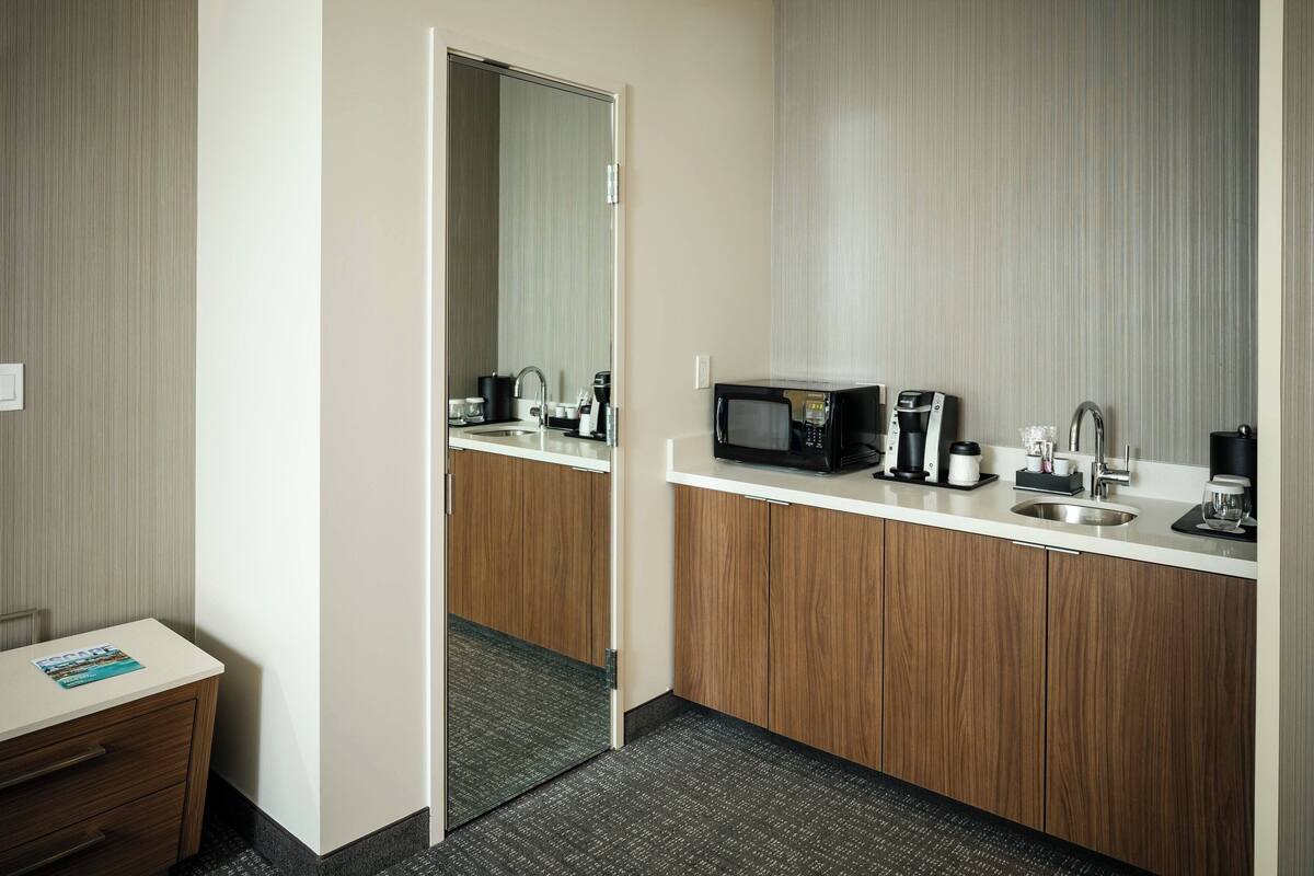 1 bedroom, desk, laptop workspace, blackout curtains