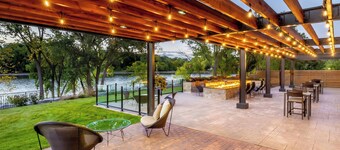 Courtyard by Marriott Appleton Riverfront