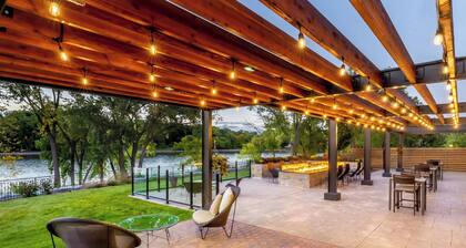 Courtyard by Marriott Appleton Riverfront