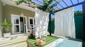 Senior Cabin | Terrace/patio