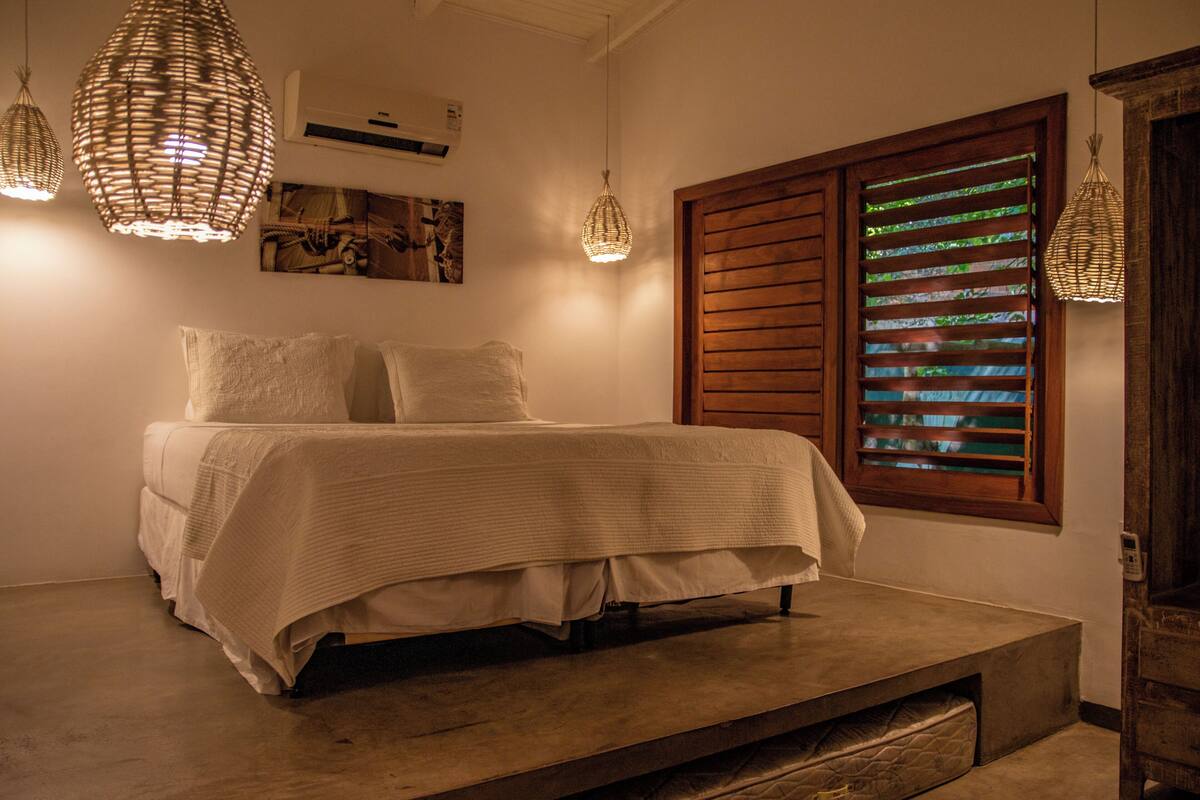 1 bedroom, premium bedding, minibar, in-room safe