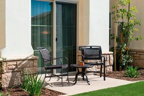 Studio, 1 King Bed with Sofa bed, Courtyard View | View from room