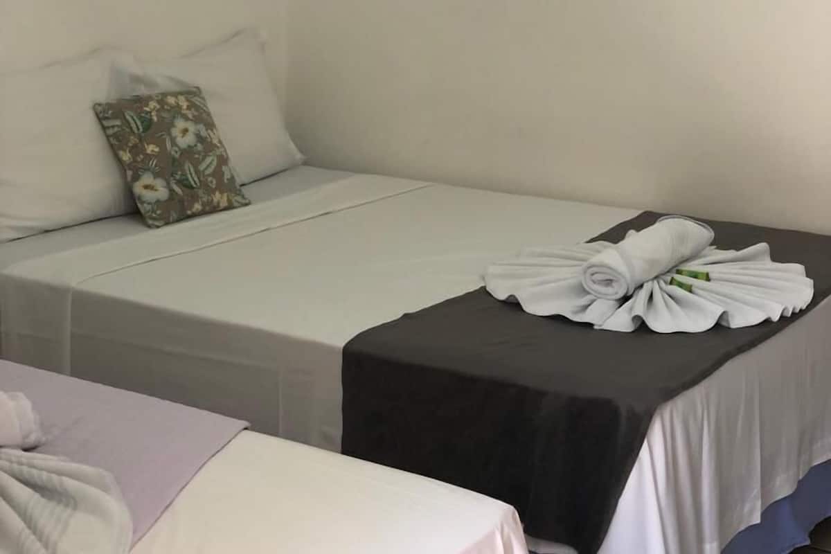 QUARTO DUPLO | 1 sovrum, skrivbord, gratis wi-fi och sÀngklÀder