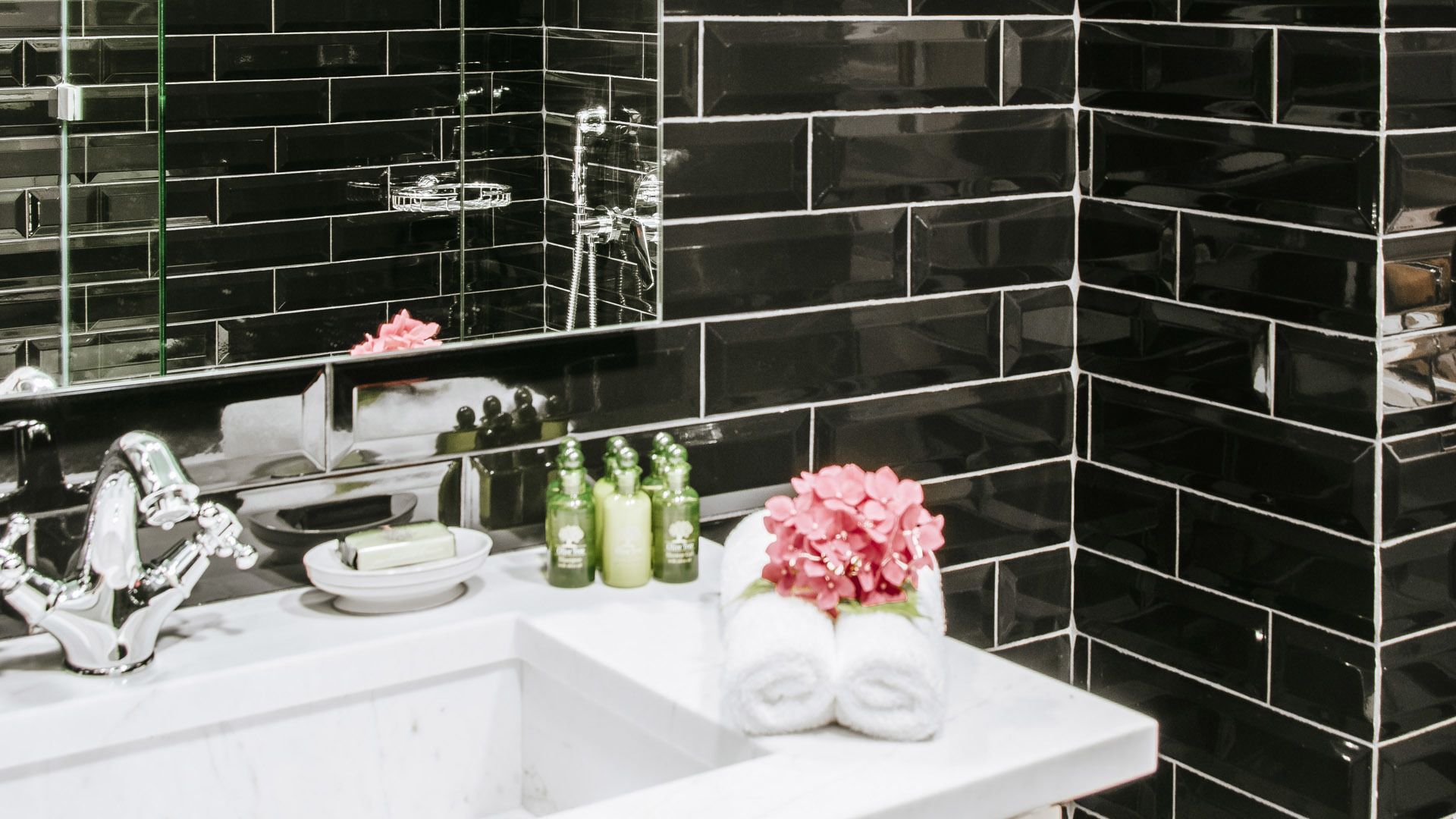 standard double room | bathroom sink