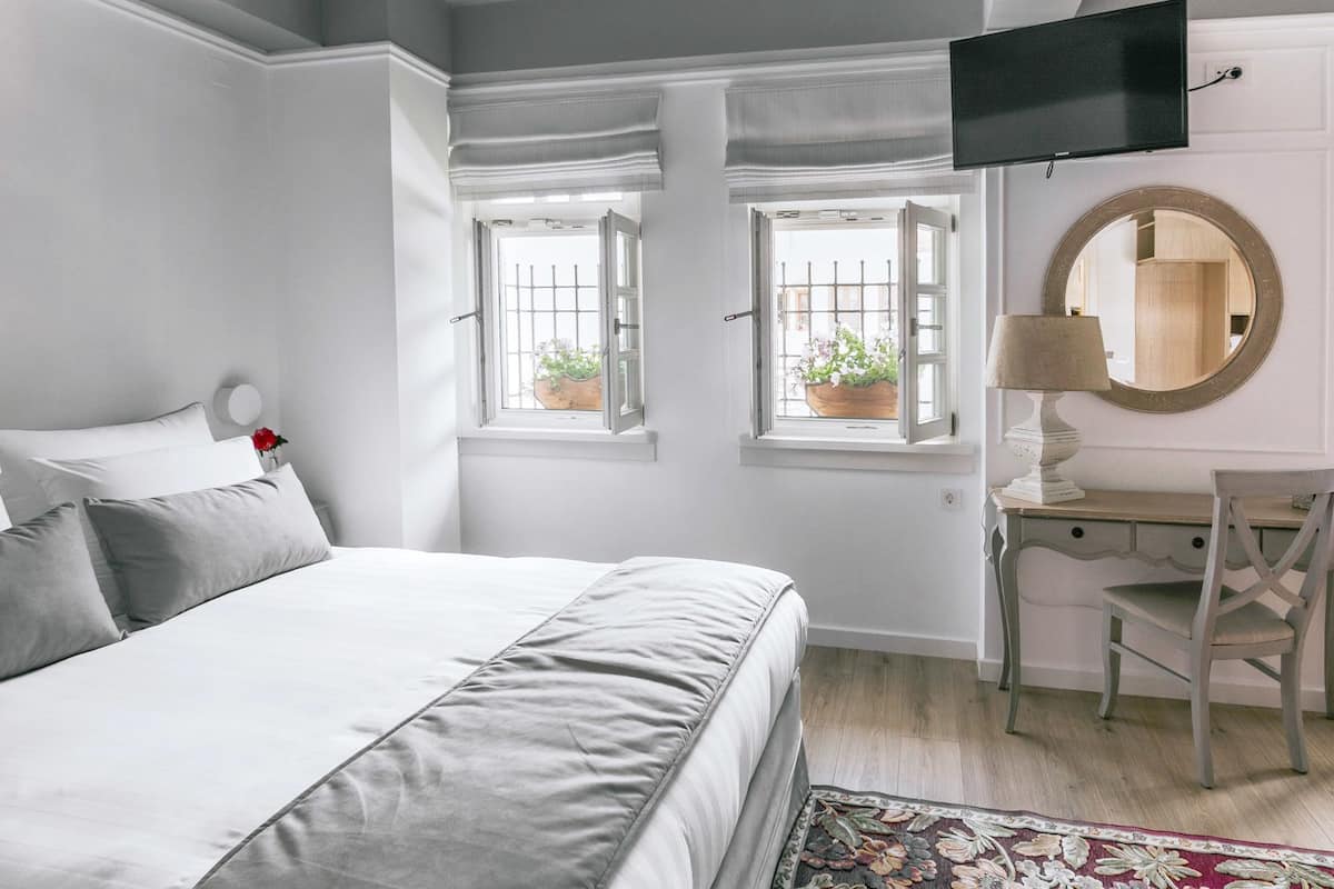 Habitación Deluxe doble | Escritorio, sistema de insonorización, tabla de planchar con plancha