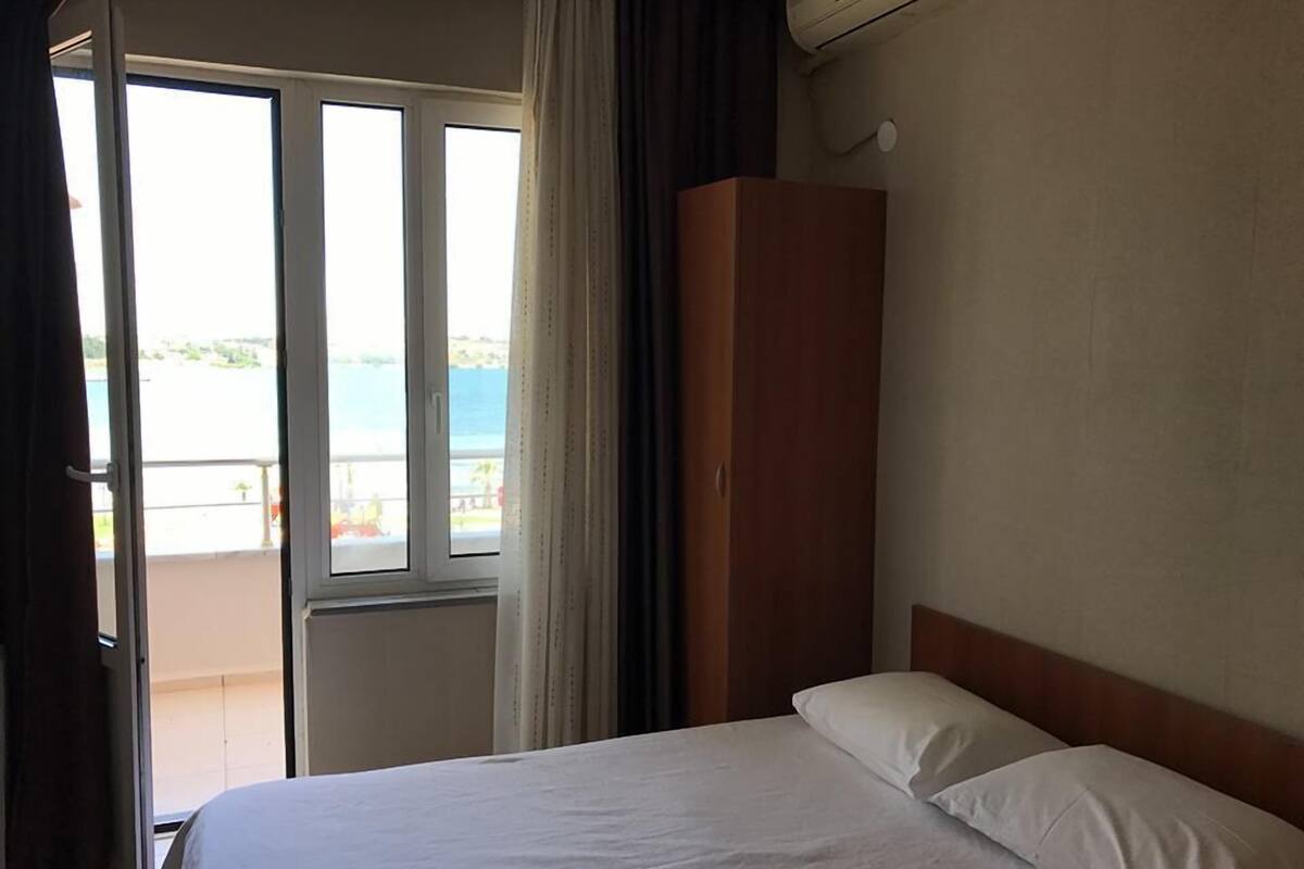 Standard Double Room | Desk, free WiFi