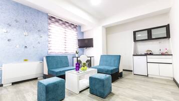 Superior Apartment City view | Premium bedding, in-room safe, desk, free WiFi