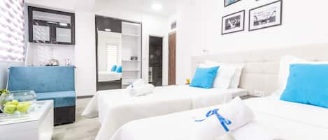 Studio Apartment with Balcony | Premium bedding, in-room safe, desk, free WiFi