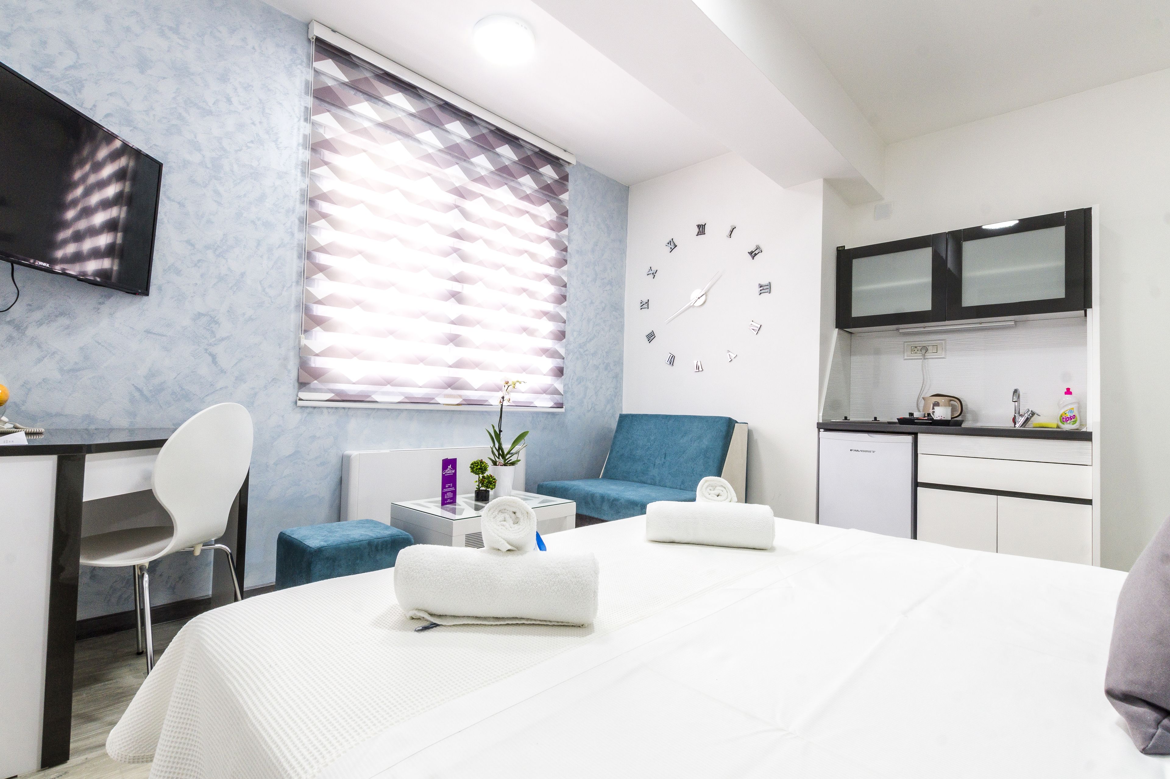 studio apartment city view | premium bedding, in-room safe, desk, free wifi
