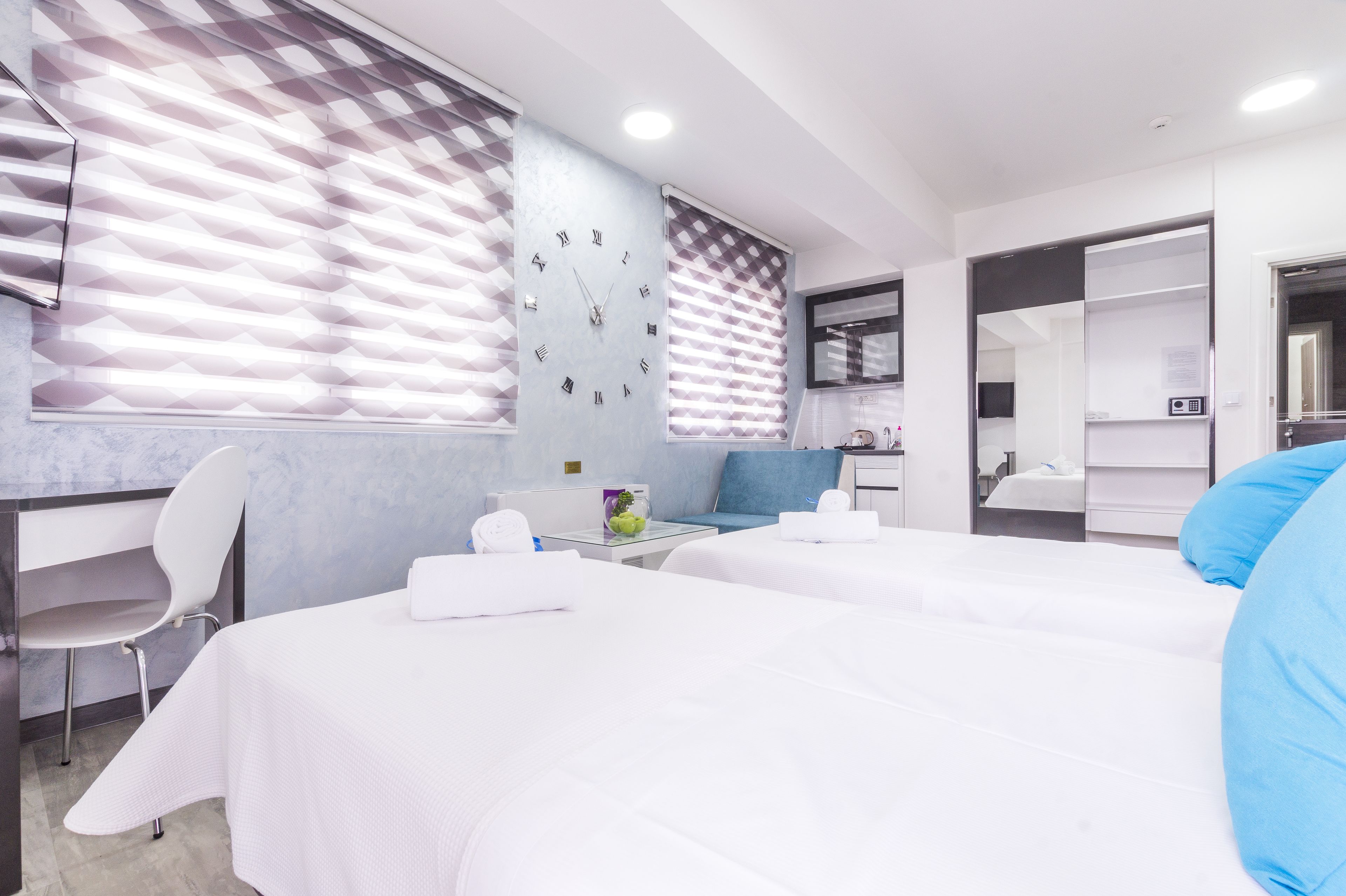 studio apartment with balcony | private kitchen | fridge, stovetop, cookware/dishes/utensils