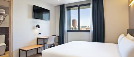 Double Room | In-room safe, desk, blackout drapes, soundproofing