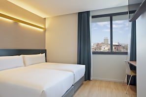 Double Room | In-room safe, desk, blackout drapes, soundproofing - Hotel Brick (Barcelona)