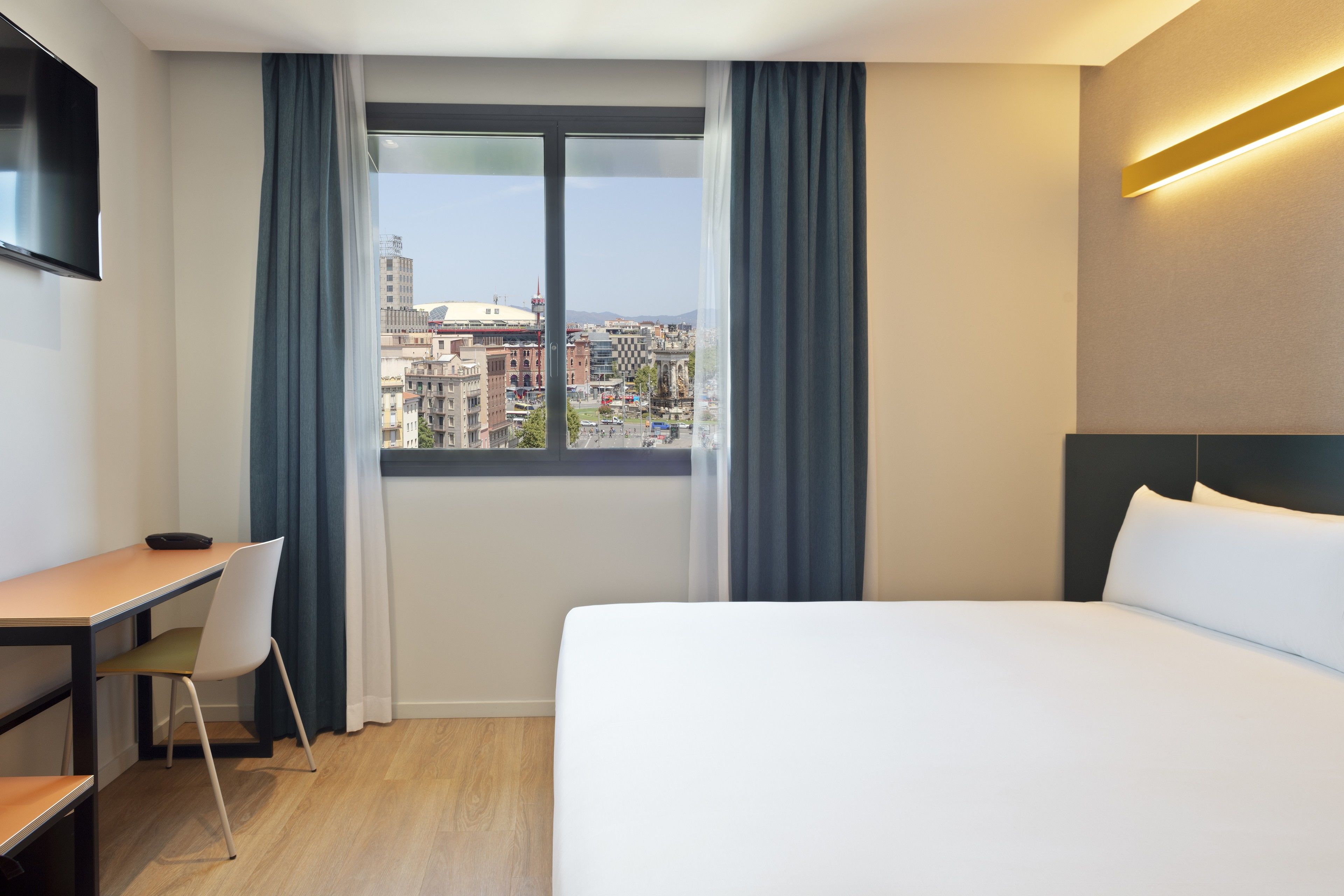 double room | 1 bedroom, in-room safe, desk, blackout curtains