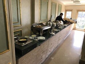 Buffet - Royal Marshal Hotel (Cairo)