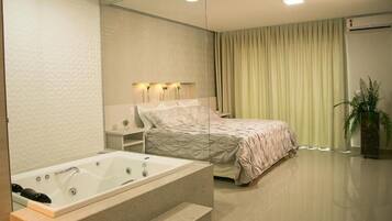 Nệm Select Comfort, minibar, màn/rèm cản sáng