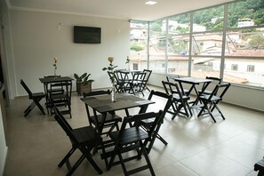 Petit déjeuner buffet compris tous les jours