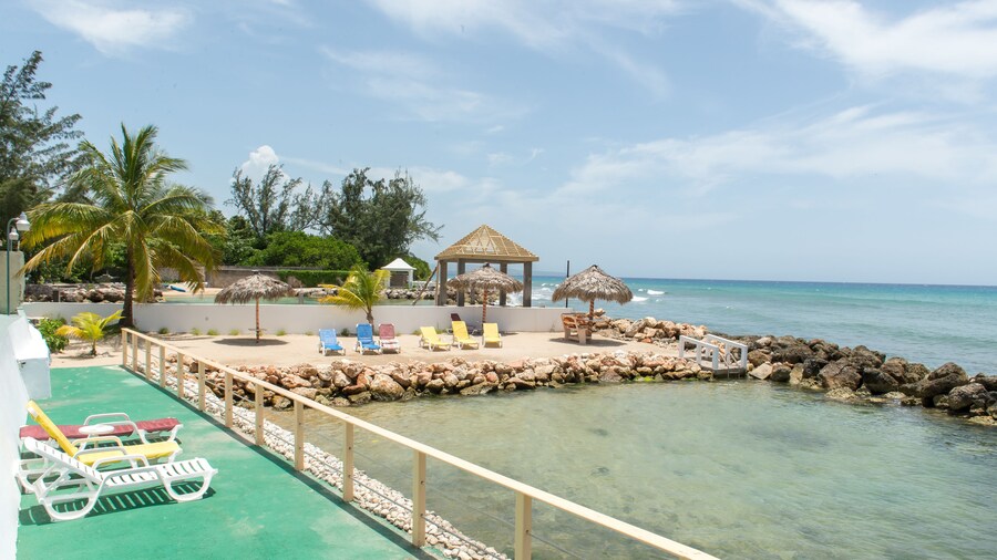 Pipers Cove - Runaway Bay