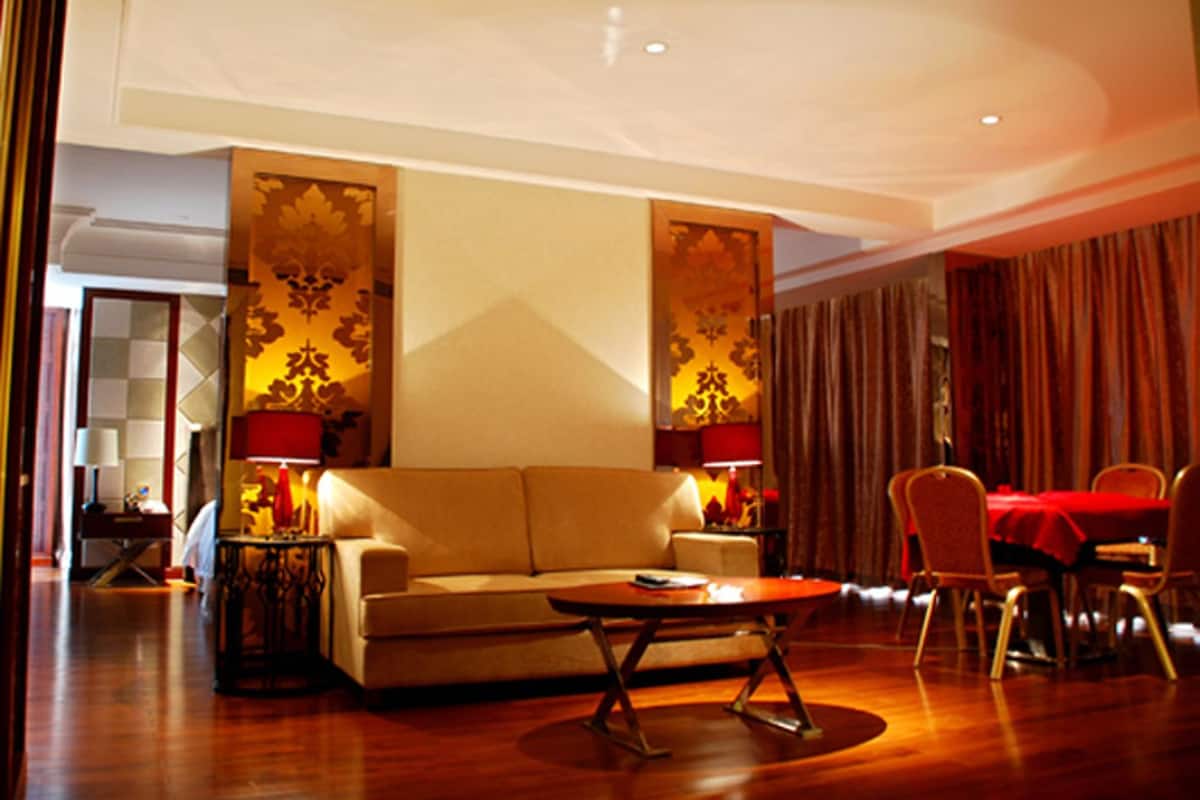 Suite – superior | Oppholdsrom | TV