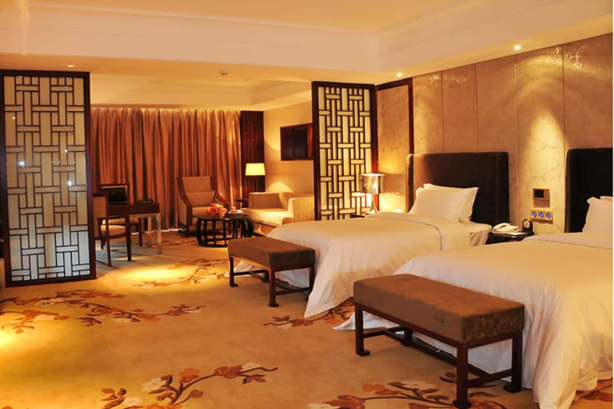 Minibar, in-room safe, desk, blackout curtains
