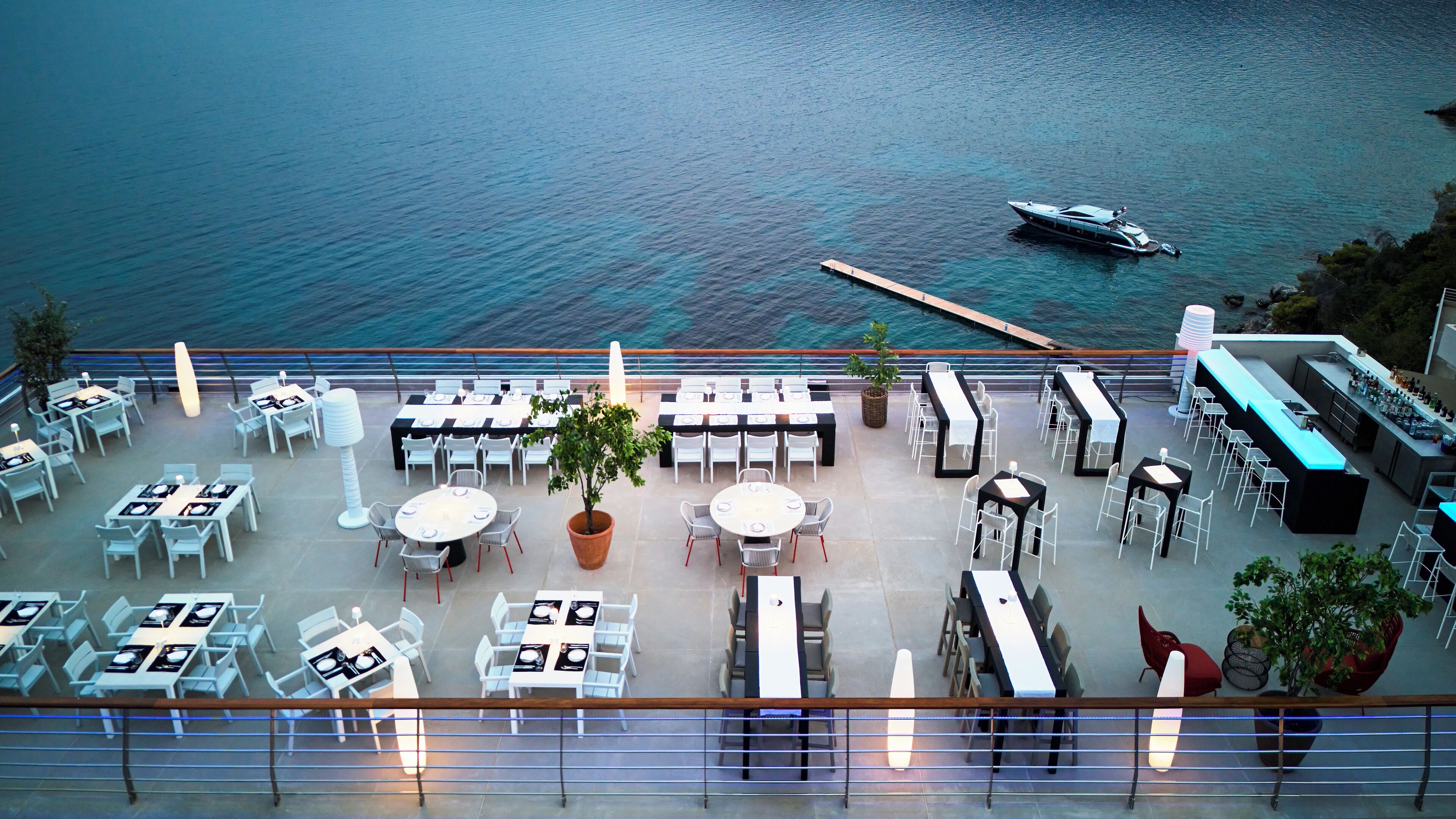 2 restaurants, lunch, dinner served; Greek cuisine 