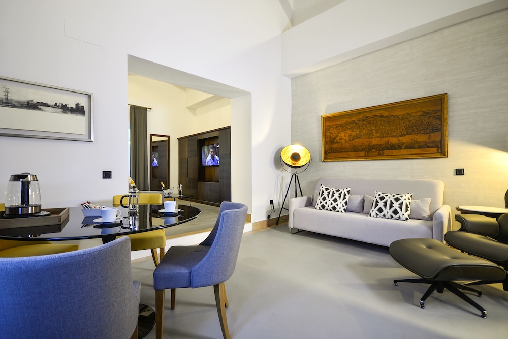 Legado Alcazar Hotel by null