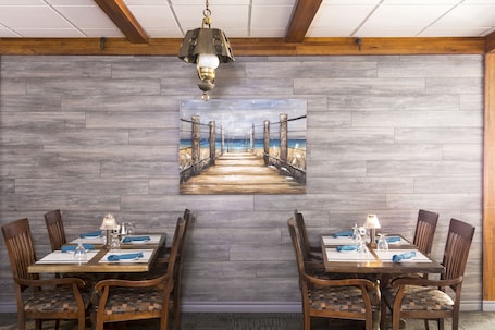 Breakfast, lunch, dinner served; local cuisine