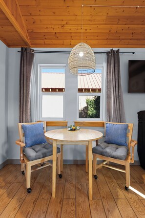 Cottage B (Washer/Dryer)