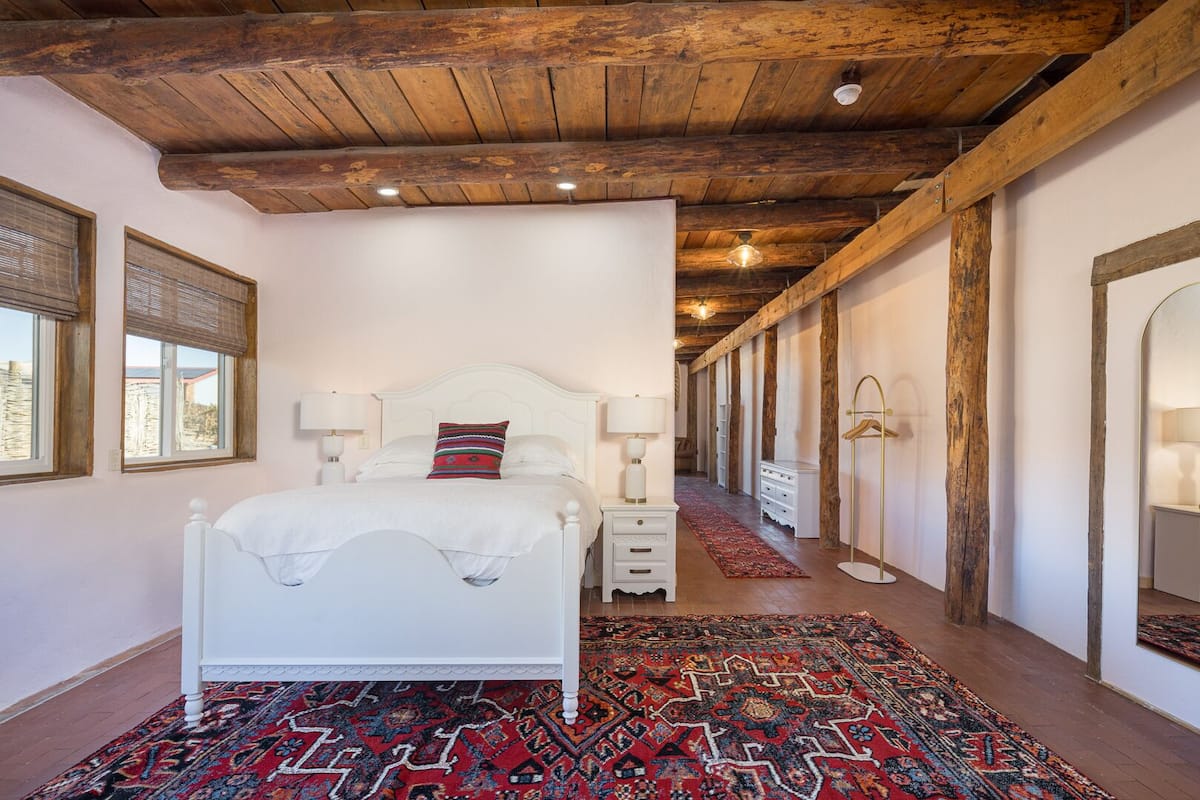 Studio 2 (no pets) | 1 bedroom, pillowtop beds, individually decorated