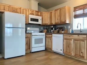 Cottage C (full kitchen/washer-dryer) | Private kitchen | Mini-fridge, microwave, coffee/tea maker, electric kettle