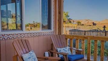 Cottage C (full kitchen/washer-dryer) | Terrace/patio