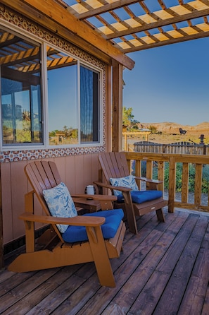 Cottage C (full kitchen/washer-dryer) | Terrace/patio