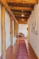 Colchones con pillow-top, decoración personalizada y muebles diferentes 