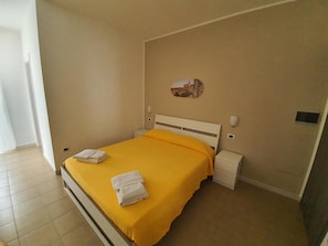 Minibar, bureau, chambres insonorisées, lits bébé (en supplément)